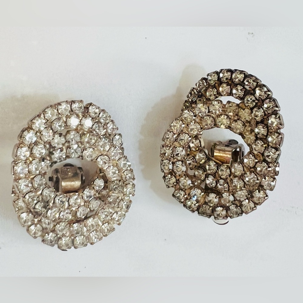 Mid Century Interlocking Circle Crystal Clip Earr… - image 2